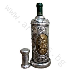 Handmade molding for a bottle of wine