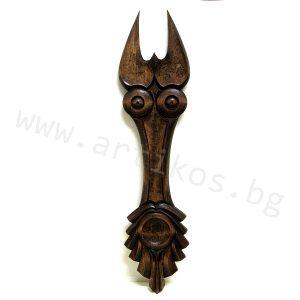 kukery mask with horns wood carved